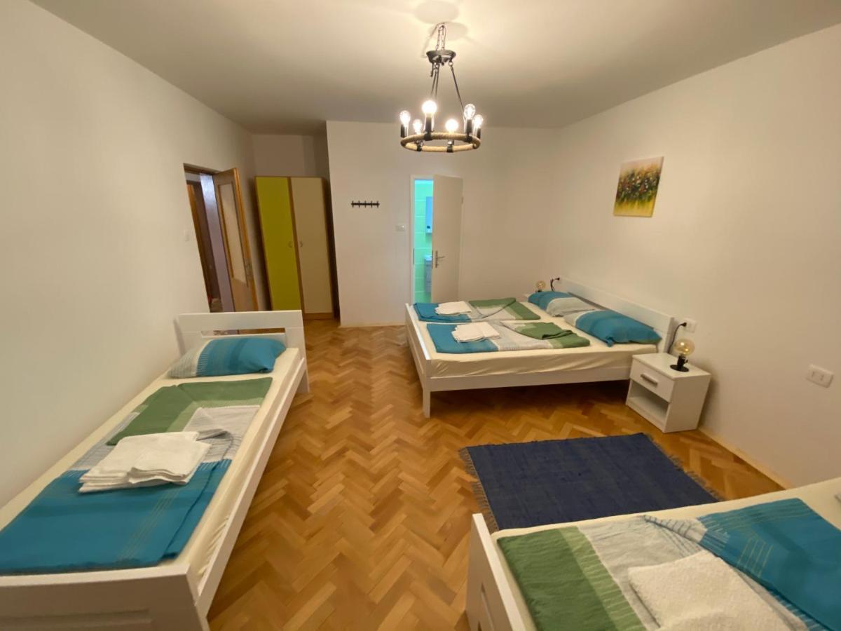 Ostello Sobe Kaki In Kivi Izola Esterno foto