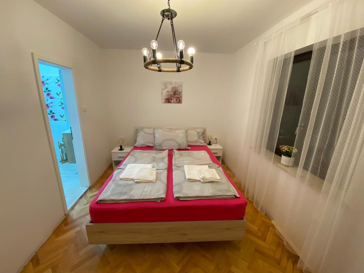 Ostello Sobe Kaki In Kivi Izola Esterno foto