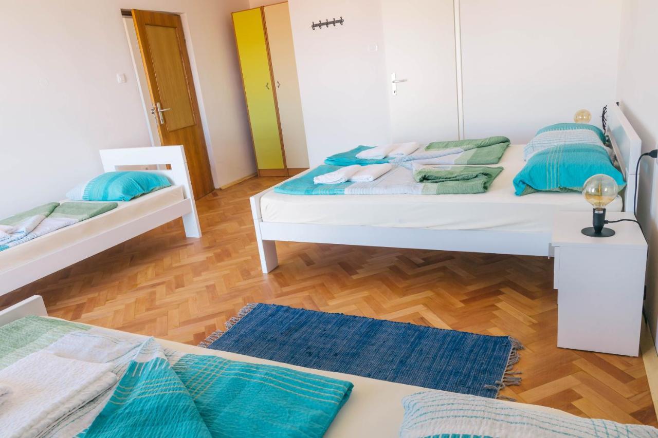 Ostello Sobe Kaki In Kivi Izola Esterno foto